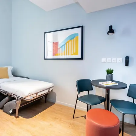 Staycity Centre Lägenhetshotell 3*