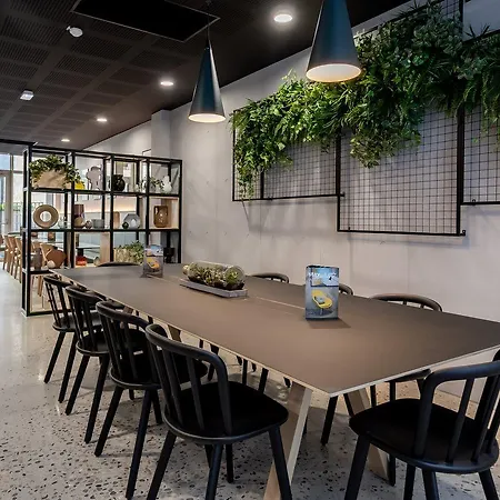Staycity Centre Aparthotel 3*