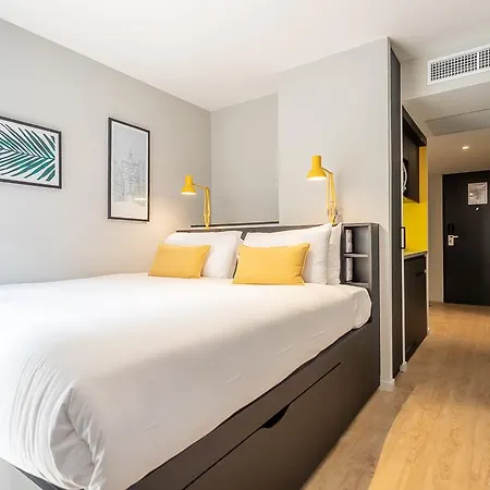 Aparthotel Staycity Centre 3*