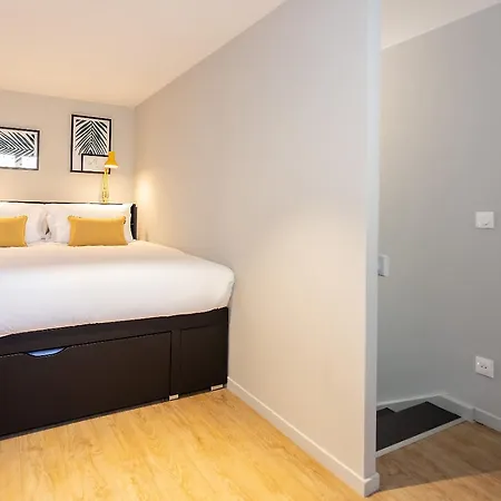 Staycity Centre Aparthotel 3*
